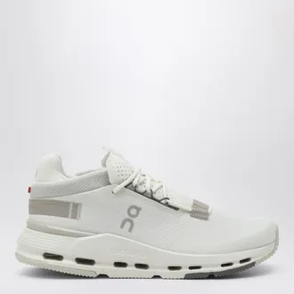 On Cloudnova 2 sneakers in Ice / Sand