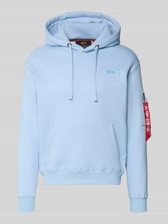 Alpha Industries Alpha Industries Regular Fit Hoodie mit Logo-Patch in Hellblau, Gr&ouml;&szlig;e XL