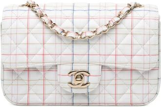 Chanel Borsa a tracolla Classic mini rettangolare in pelle di vitello con stampa e battente 2019 - Bianco