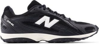 New Balance Unisex 204L en Negro/Blanco, Talla 37.5