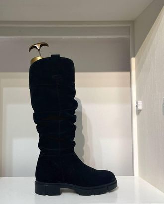 Eric Michael Gwen In Black