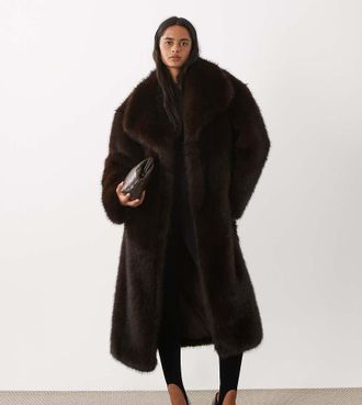 KAIIA cappotto lungo con colletto in pelliccia sintetica e cintura color cioccolato-Marrone