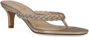Pelle Moda Earlen Kitten Heel Flip Flop in Platinum Gold at Nordstrom Rack, Size 7.5