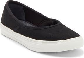 Fuchsia Crossover Sneaker Flat in Black at Nordstrom Rack, Size 10