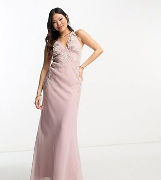 Asos Petite ASOS DESIGN Petite - Vestito lungo da damigella senza maniche con applicazioni floreali rosa