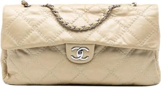 Chanel Borsa a spalla grande Ultimate Stitch in pelle di agnello trapuntata con battente 2011 - Marrone