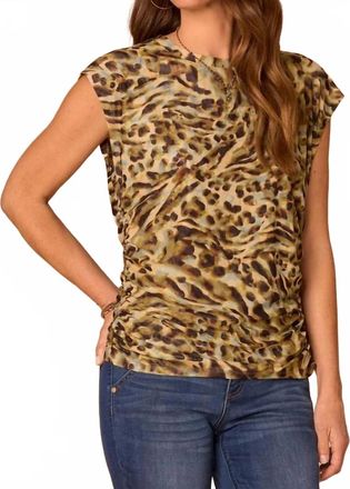 Democracy Extended Cap Sleeve Side Ruched Printed Knit Top In Golden Olive Multi