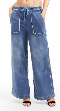 Tractr Mid Rise Lounge Jean In Medium Indigo