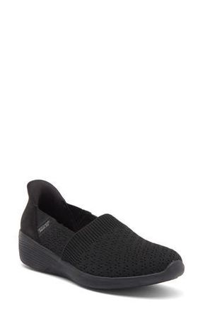 Skechers: Black Shoes / Footwear now up to −47% | Stylight