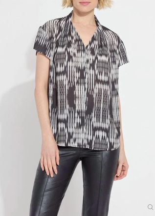 Lyssé Katya Folded Neck Short Sleeve Top In Textural Harmony