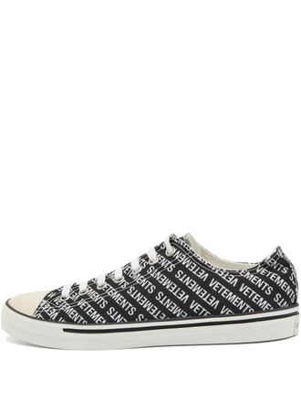 VETEMENTS logo-print canvas sneakers - men - Rubber/Canvas/Rubber/Canvas/Leather - 44 - Black
