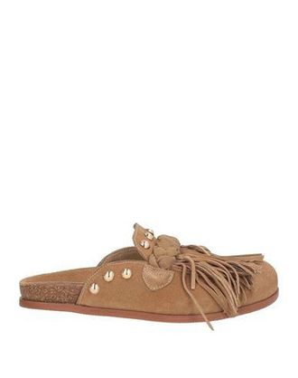 Emanuelle Vee Mules & Clogs