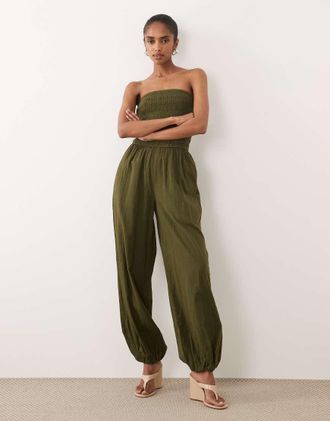 Nobody's Child Carly - Tuta jumpsuit a fascia in cotone kaki con corpino arricciato e gamba a palloncino-Verde
