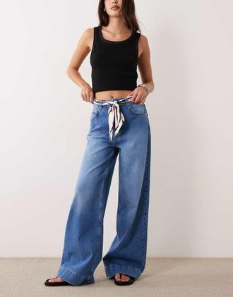 Asos Jeans a fondo ampio lavaggio medio con cintura stile sciarpa zebrata-Blu