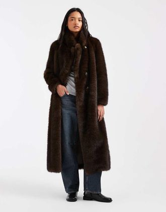Urban Code cappotto maxi oversize in pelliccia sintetica marrone con bordi a contrasto