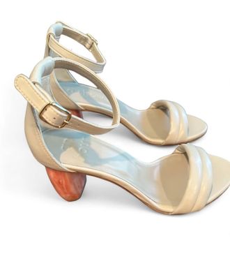 An Hour and A Shower Soap Sandal In Oat