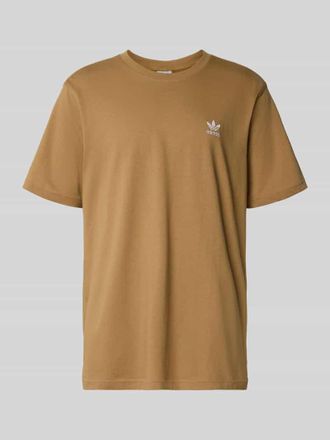 adidas Originals T-Shirt mit Label-Stitching und Rundhalsausschnitt in Mittelbraun, Gr&ouml;&szlig;e L