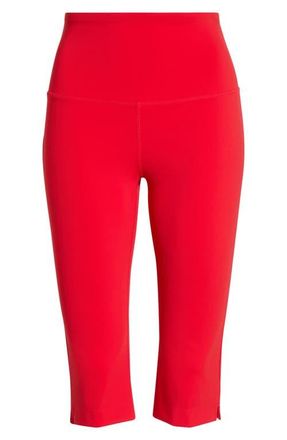 Lord & Taylor Sculpt Capri Leggings in Goji Berry at Nordstrom, Size X-Small
