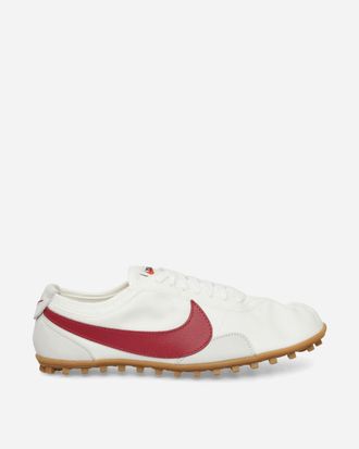 Nike Women s Moon Shoe Sneakers Summit White / Team Crimson