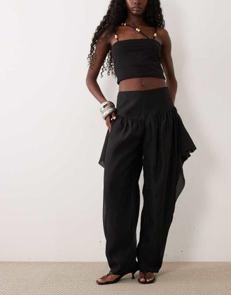 Asos Pantaloni a palloncino sartoriali neri con dettaglio a cascata-Nero
