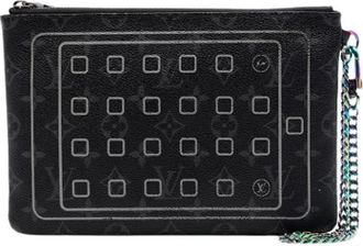 Louis Vuitton Pre-owned Clutches, female, Black, Size: ONE SIZE Pre-owned The Eclipse