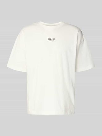Halo Boxy Fit T-Shirt mit Label-Print in Offwhite, Gr&ouml;&szlig;e XXL