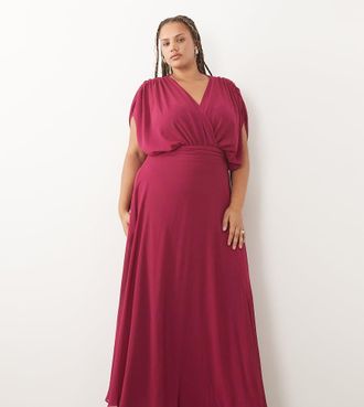 Tfnc Plus Vestito lungo da damigella in chiffon color lampone con maniche drappeggiate, scollo a V e gonna a pieghe-Rosa