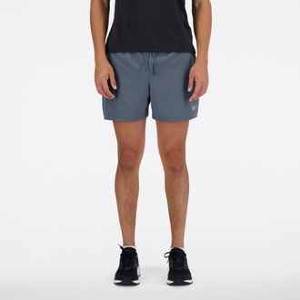 New Balance Laufshorts NEW BALANCE SPORT ESSENTIAL SHORT 5, Herren, Gr. XL, N-Gr, grau (graphite (022)), Obermaterial: 100% Polyester, Hosen Laufshorts, aus Stret