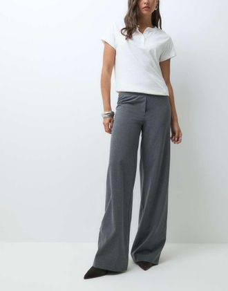 Weekday pantaloni senza chiusura a righe gessate grigio scuro