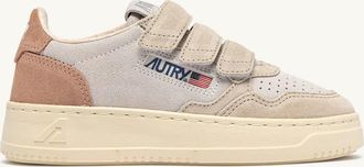 Autry MEDALIST KIDSTRIPES LOW SNEAKERS IN SAND AND PHARD SUEDE