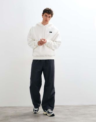 Nike Tech Shori joggers a gamba larga in grigio scuro