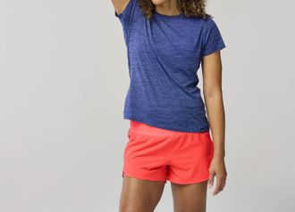 Brooks Luxe Short Sleeve Tee In Heather Midnight