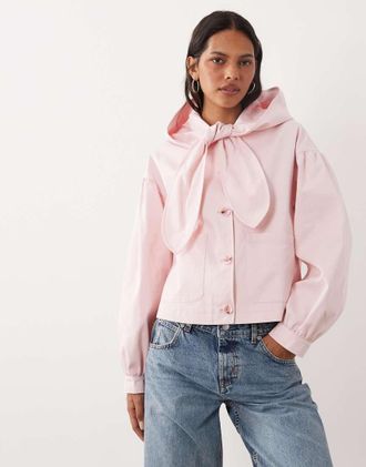 Miss Selfridge impermeabile corto con collo annodato, dettaglio in rete e cappuccio-Rosa