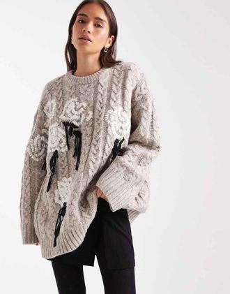Asos Maglione oversize lavorato a trecce color avena con ricami floreali-Neutro