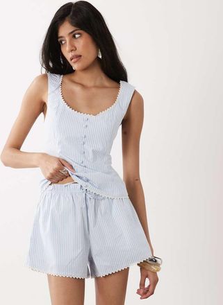 WeWoreWhat Mix and Match - Pantaloncini a vita alta blu a righe in coordinato