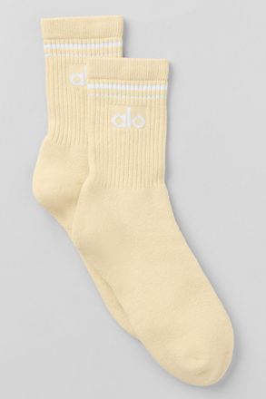 Alo | Half-Crew Throwback Socks in Candlelight Yellow/White, Size: Medium