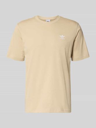 adidas Originals T-Shirt mit Label-Stitching in Beige, Größe XXL