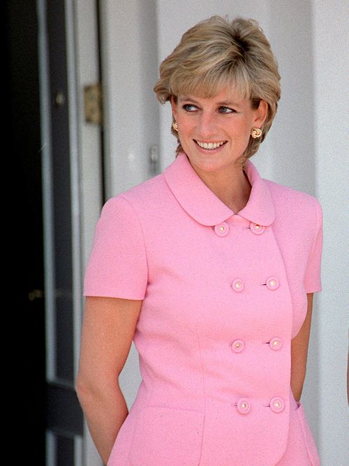 Meghan Markle si veste come Diana
