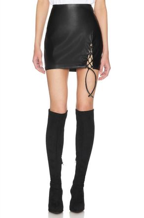 Astr Atwell Skirt In Black