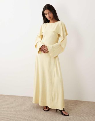 Asos Vestito lungo a godet color latticello con mantella-Giallo