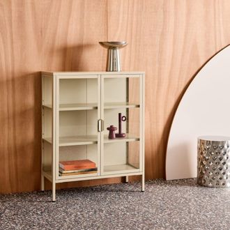 Sweeek Aparador vitrina de acero y vidrio templado con 2 puertas, 80cm, beige