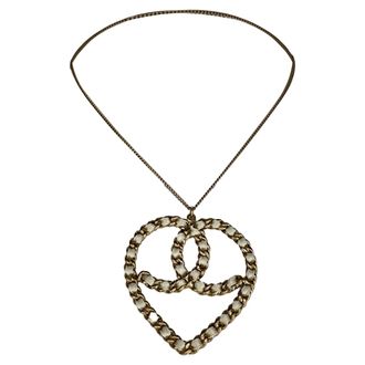 Chanel Chanel ketting in de vorm van een in elkaar verstrengeld hart, uitgevoerd in goudkleurig metaal