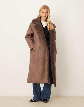 Asos Giacca in pile borg doppiato taglio lungo color cioccolato-Nessun colore