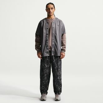 Nike Mens Club Woven Cargo Pants in Black | IQ1019-010
