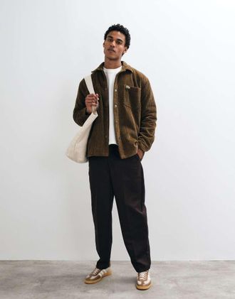 Lacoste overshirt imbottita in velluto a coste marrone