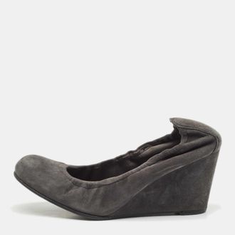 Stuart Weitzman Dark Grey Suede Scrunch Wedge Pumps