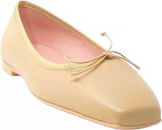 Pretty Ballerinas Womens Camille Shoe In Natural
