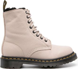 Dr. Martens Serena Virginia Beige Enkellaarsjes - Dames - Veterlaarzen - Beige - 36 EU - Leer - Schoenen