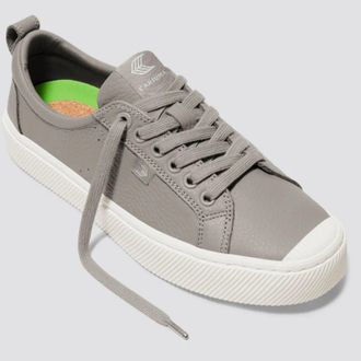 Cariuma Mens Cariuma OCA Low Sneakers Gray Premium Leather Lifestyle Shoes HAWK1053