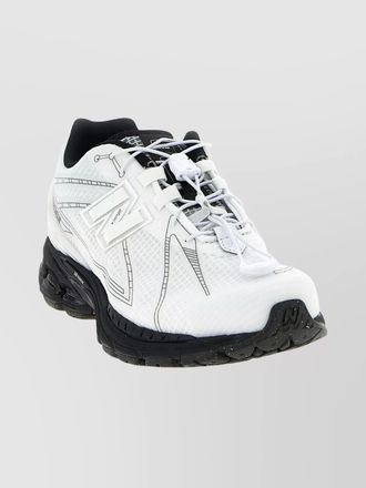 New Balance low-top sneakers